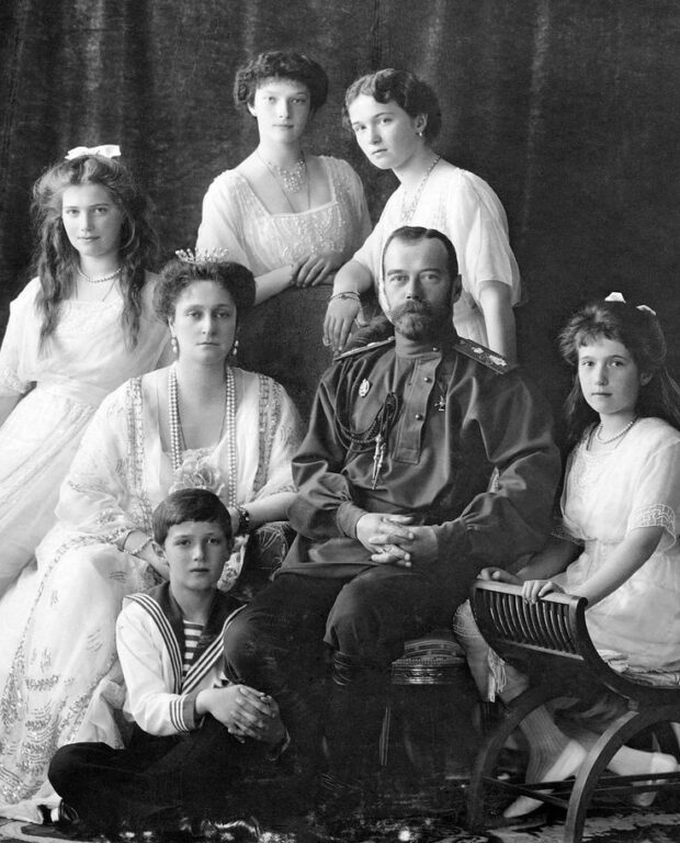 В усадьбе «Белая Дача» работает музей памяти семьи Императора Николая II
